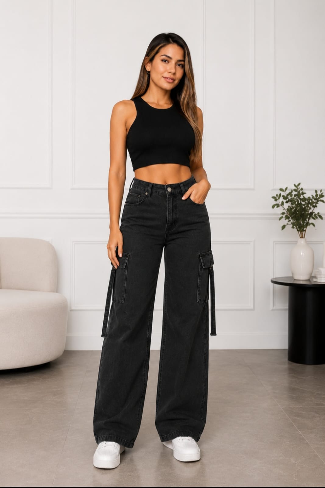 Jeans cargo negro tiro alto con bolsillos laterales, moda mujer